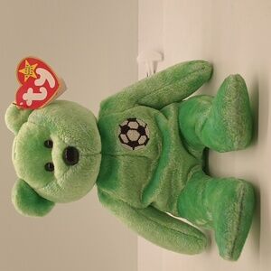 "Kicks" Beanie Baby -- 1999 Ty